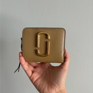 EUC Marc Jacobs The Utility Snapshot Bifold Wallet (Khaki Multi w/ Green)